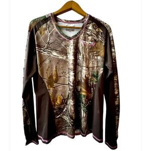 Realtree Camouflage Athletic Long Sleeve Woman’s Activewear Pink Accent Size M